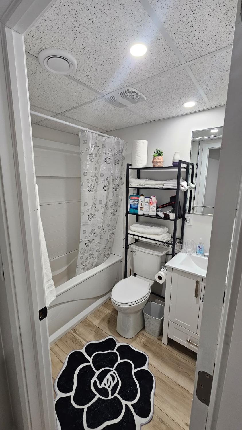 E & T 1 Bedroom Executive Suite Apartment in Winnipeg