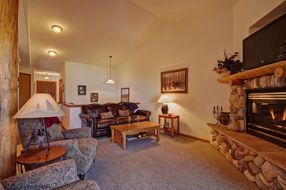 127 Lookout Ridge Apartment in Dillon