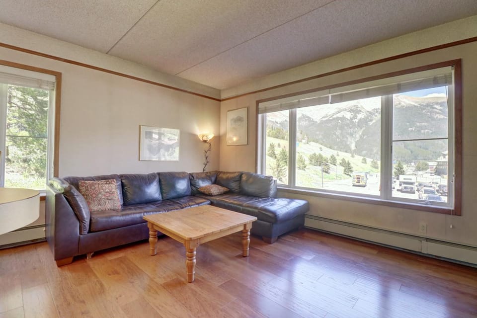TL207 Telemark Lodge Apartment in Summit County