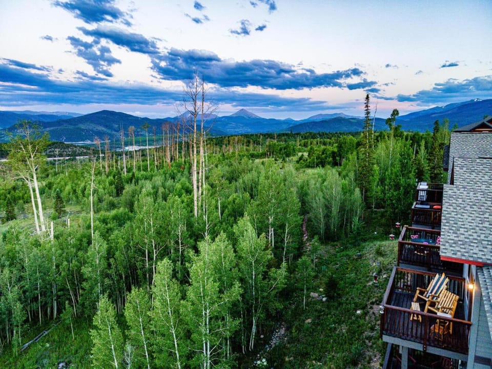 97A Exceptional Views 4Br 3Ba Apartment in Wildernest