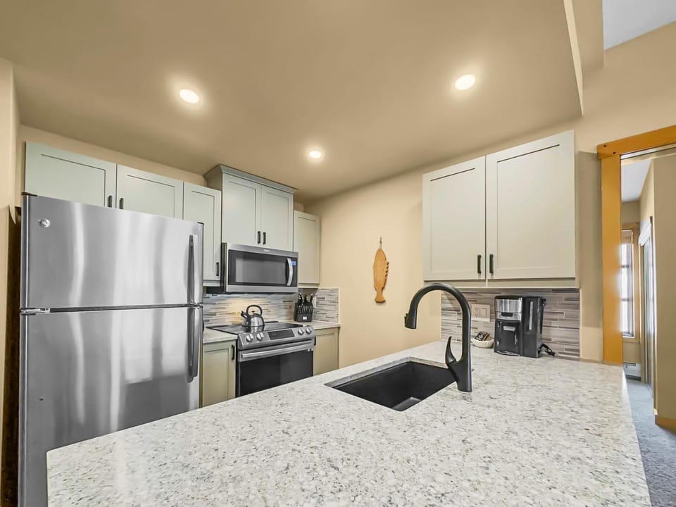 PP403 Passage Point Apartment in Summit County