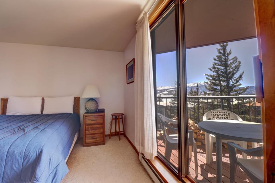 432 Marina Place Apartment in Dillon