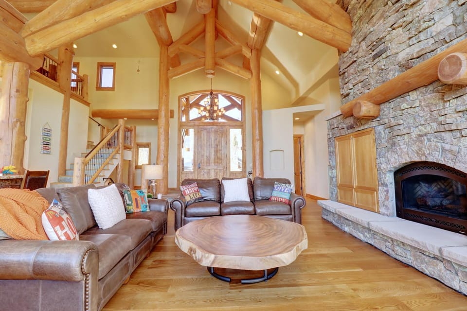 Good Elevations on Two Cabins Drive Cabin in Silverthorne