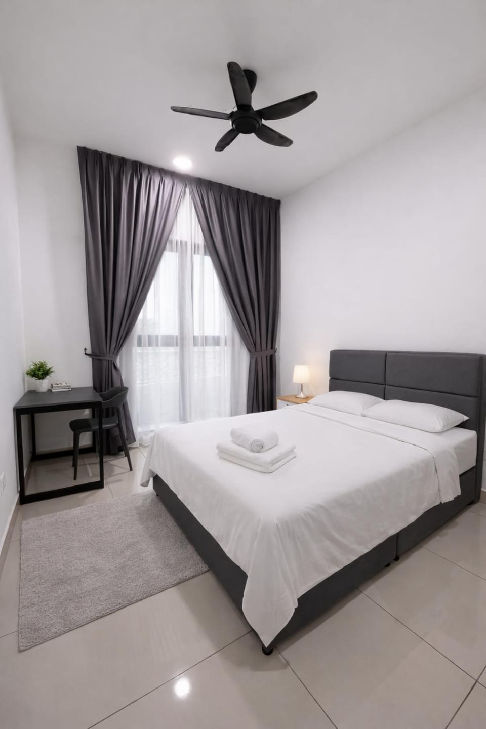 Bed, Photo of the whole room, Bedroom