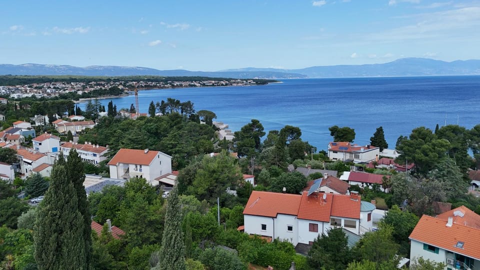 Sea view, Location