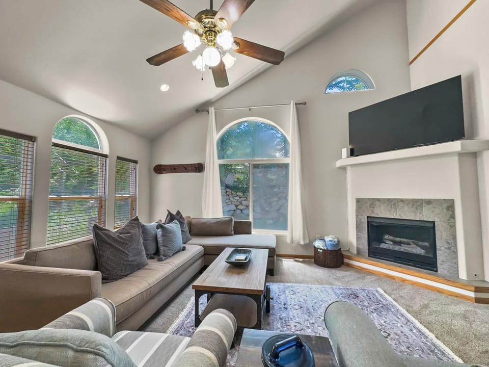 173 Buffalo Drive Apartment in Wildernest
