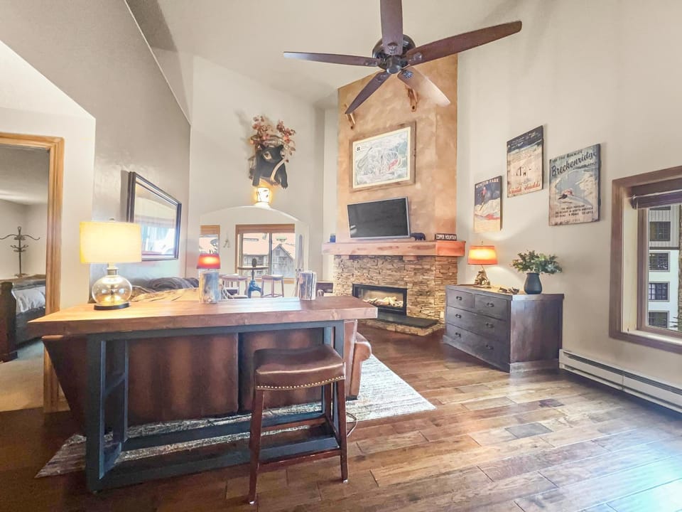 BE410 Bridge End Pet Friendly Apartment in Summit County