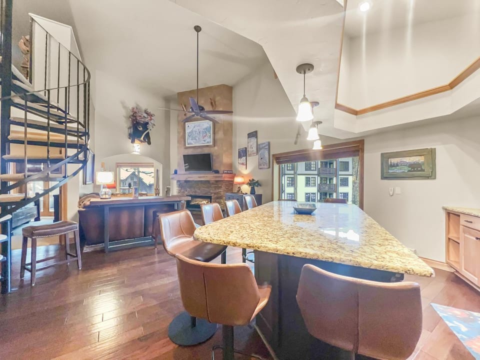 BE410 Bridge End Pet Friendly Apartment in Summit County