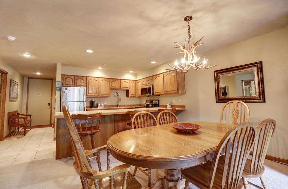 SB102 Snowbridge 2Br 2Ba Apartment in Summit County