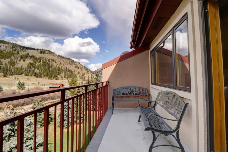 PG305 Peregrine Apartment in Summit County