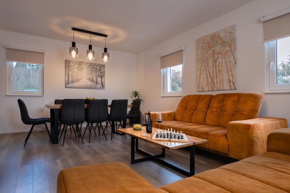 Living room, Dining area
