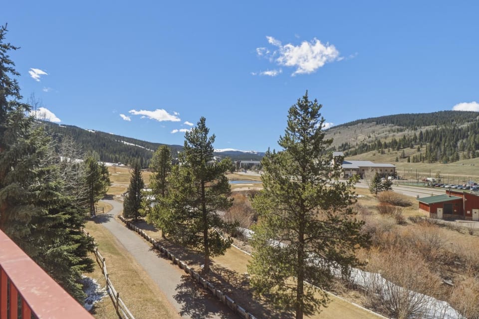 Day, Natural landscape, View (from property/room), Balcony/Terrace, Mountain view
