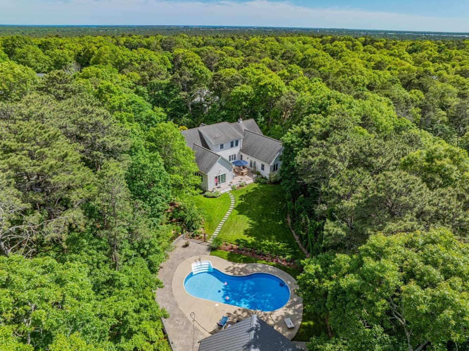 Cape Cod luxury with private pool House in Yarmouth