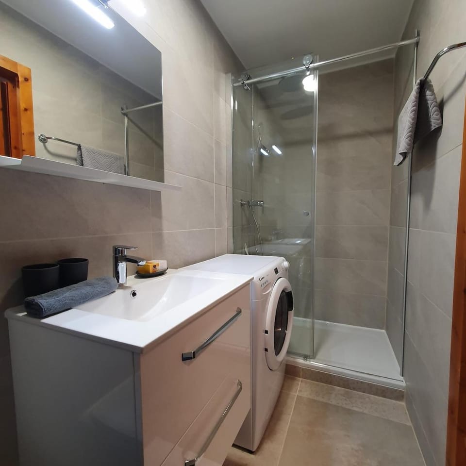 Bathroom, washing machine