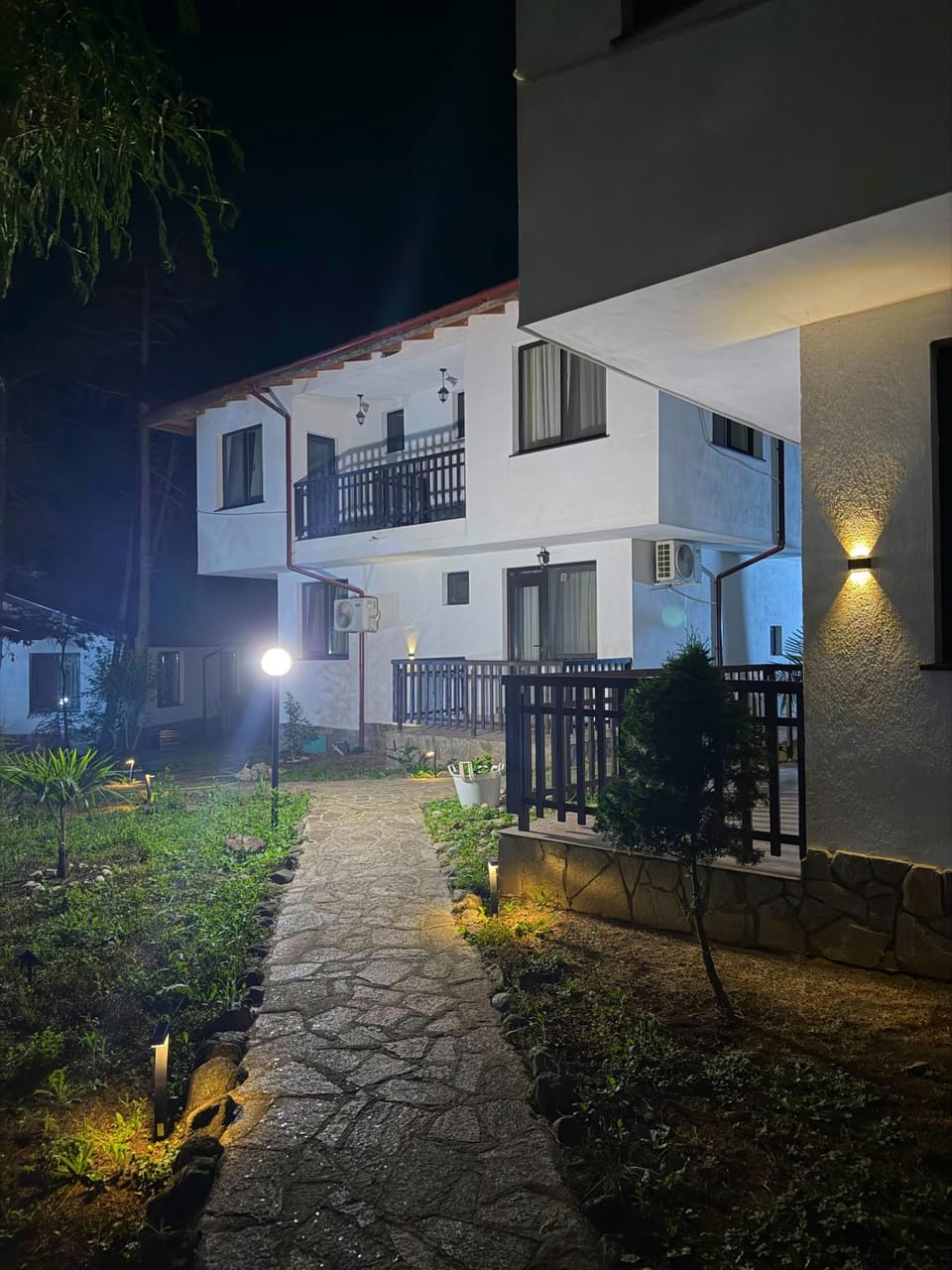 Вили Боров рай House in Burgas Province