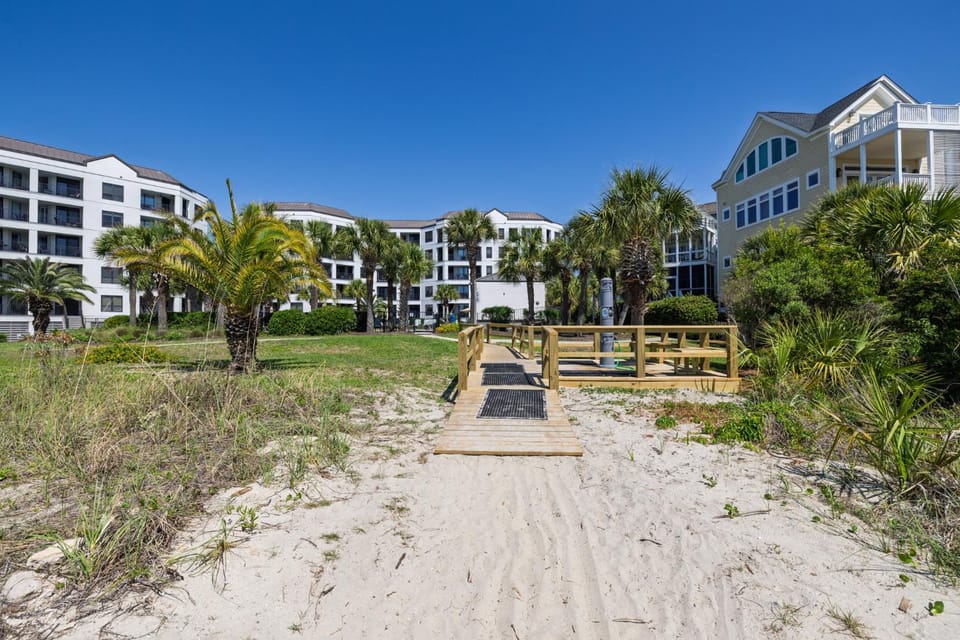 Property building, Day, Summer, Garden, Beach, Facility for disabled guests