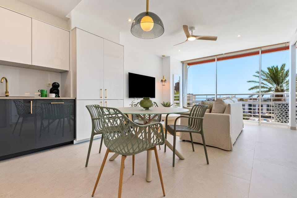 305 Torre - Azure Horizon Apartment in Torremolinos