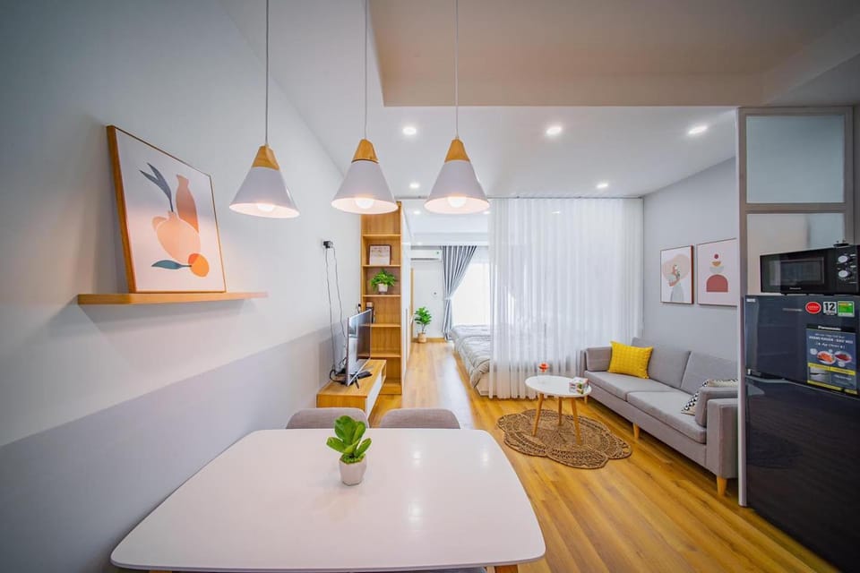 Kitchen or kitchenette, Living room, Seating area, Dining area
