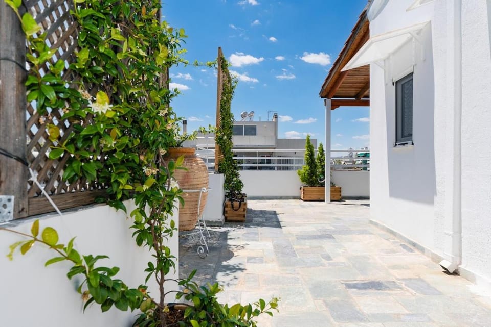 Sea & Acropolis View 3BR Penthouse Maisonette Apartment in Alimos