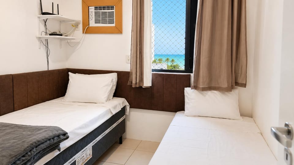 Bed, Photo of the whole room, Bedroom, air conditioner
