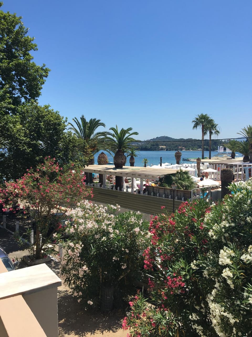Sea view, Street view