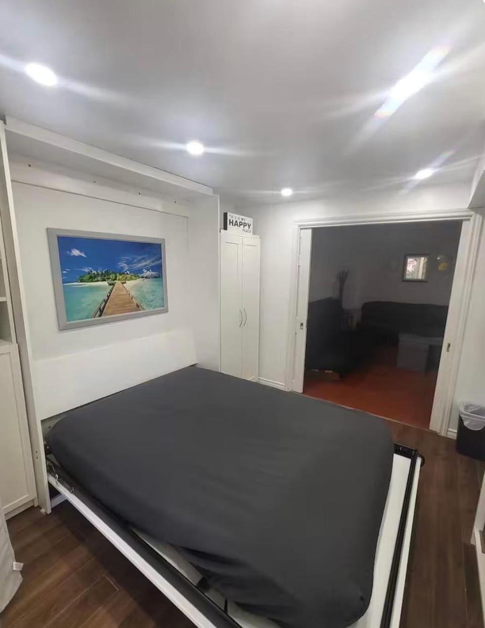 Cheerful Ajax Upstairs Apartment Apartment in Ajax