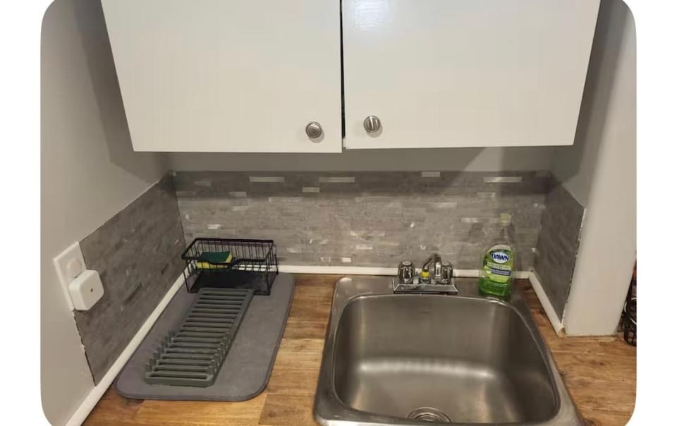 Cheerful Ajax Upstairs Apartment Apartment in Ajax