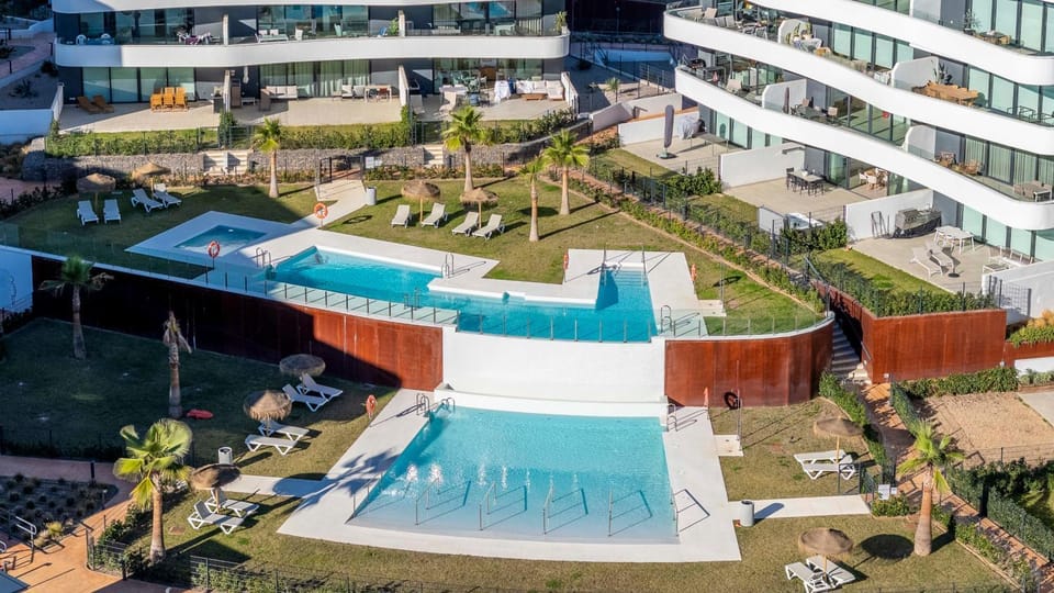 Garden, Pool view, Swimming pool, sunbed