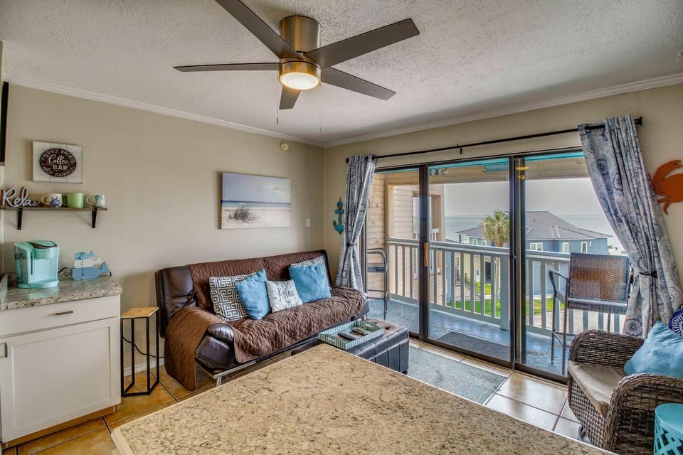 Beach View Balcony! Corpus Christi Condo w/ Pool House in Nueces County