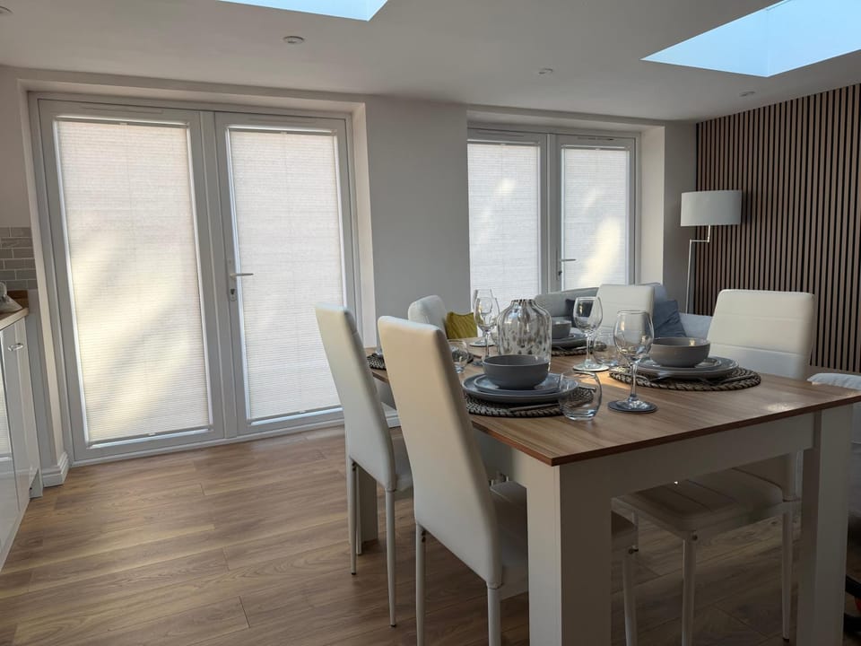 Renovated 3-Bed Lodge Garden & ev Loughborough House in Charnwood