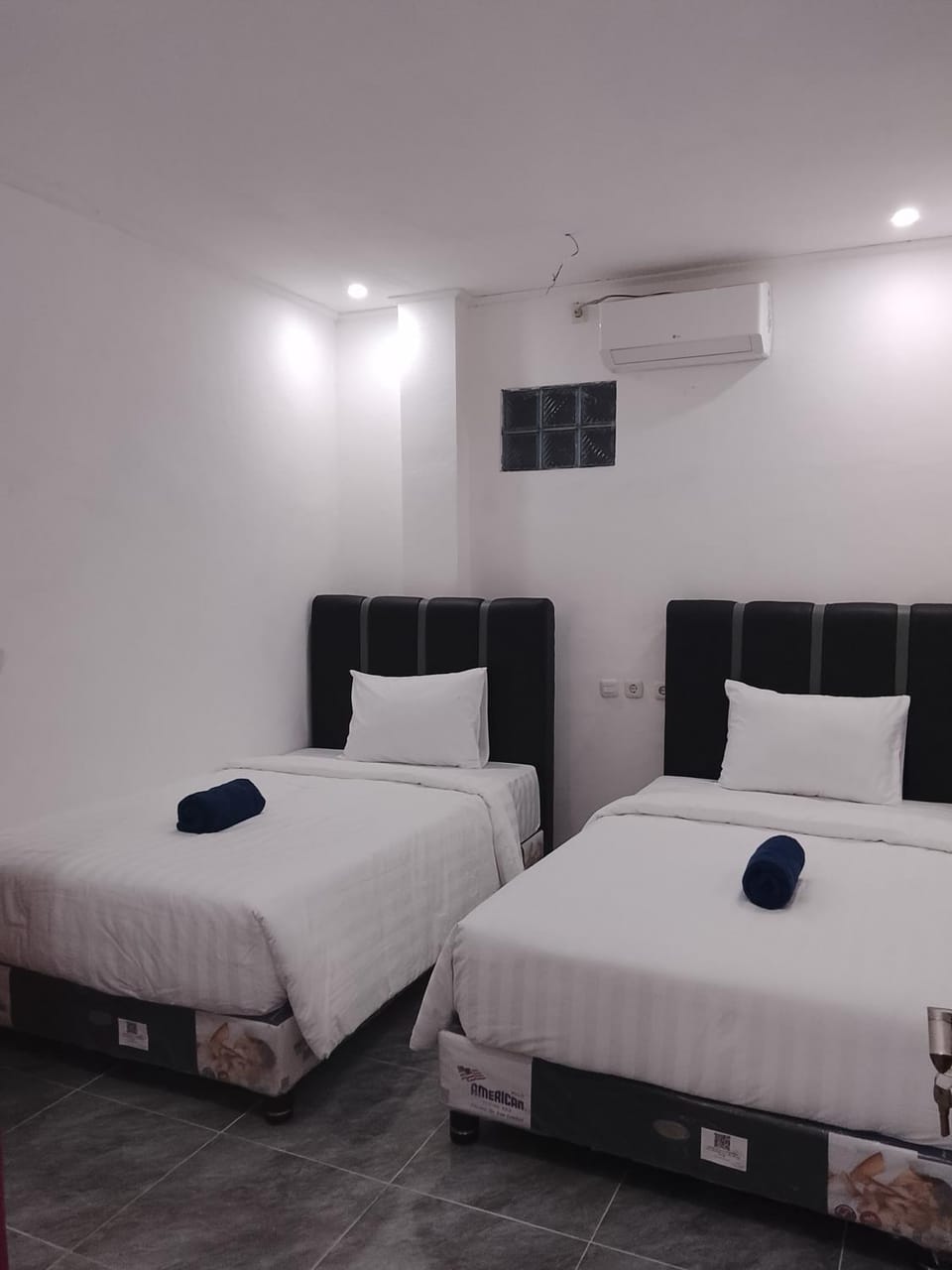 Bed, Bedroom, air conditioner