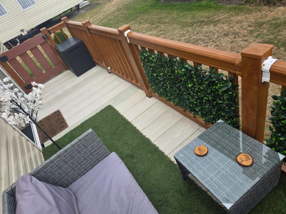 Property building, Patio, Day, Garden, View (from property/room), Balcony/Terrace, Seating area, Garden view
