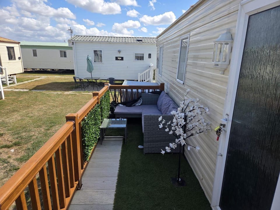 Seaside Caravan Retreat in Abergele House in Towyn