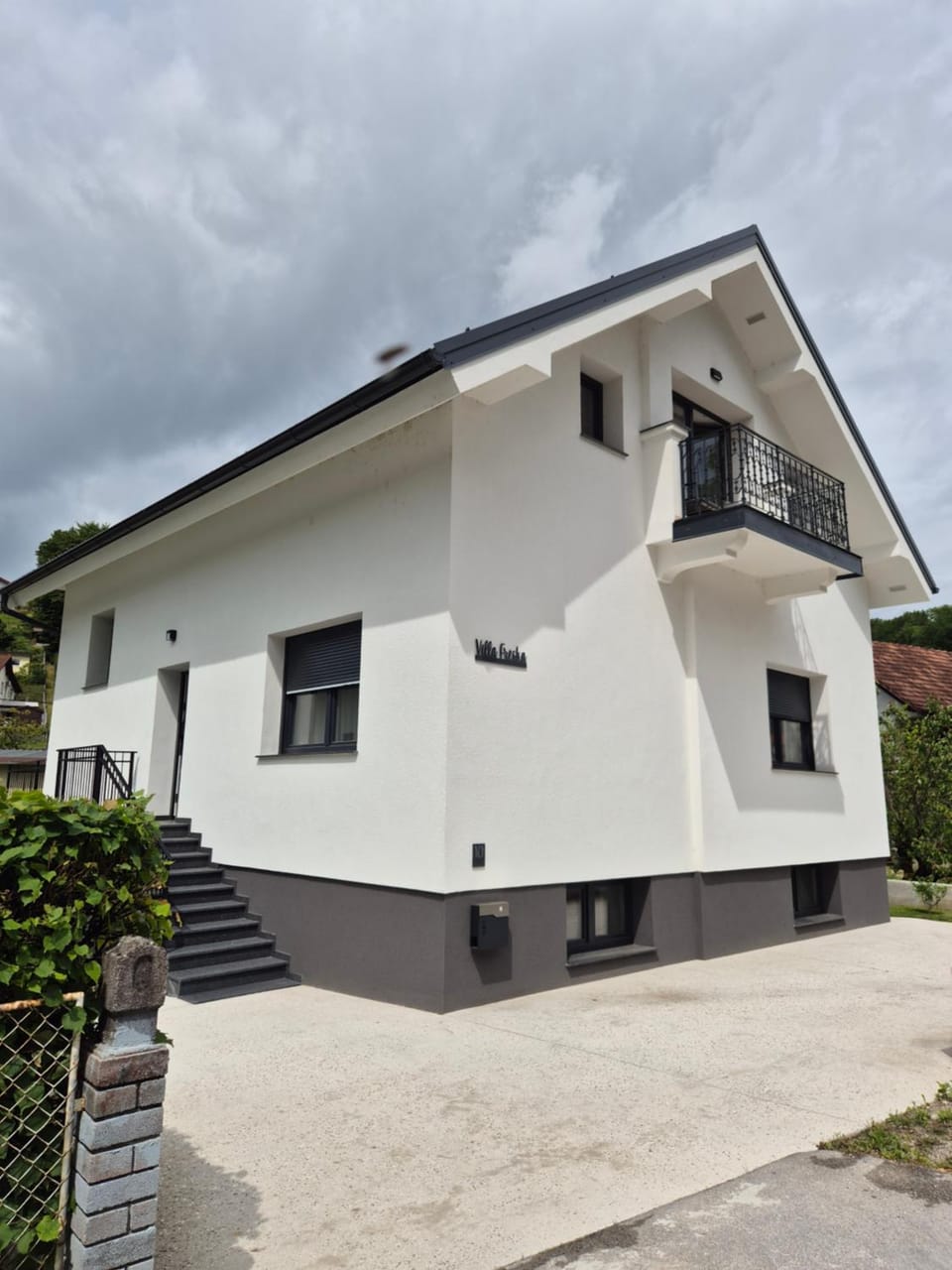 Property building, Facade/entrance, Day, Street view