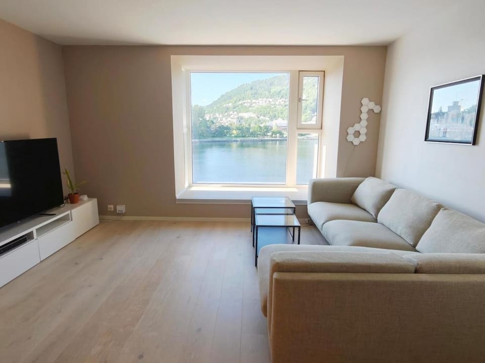 Modern and ocean view flat in city Apartment in Bergen