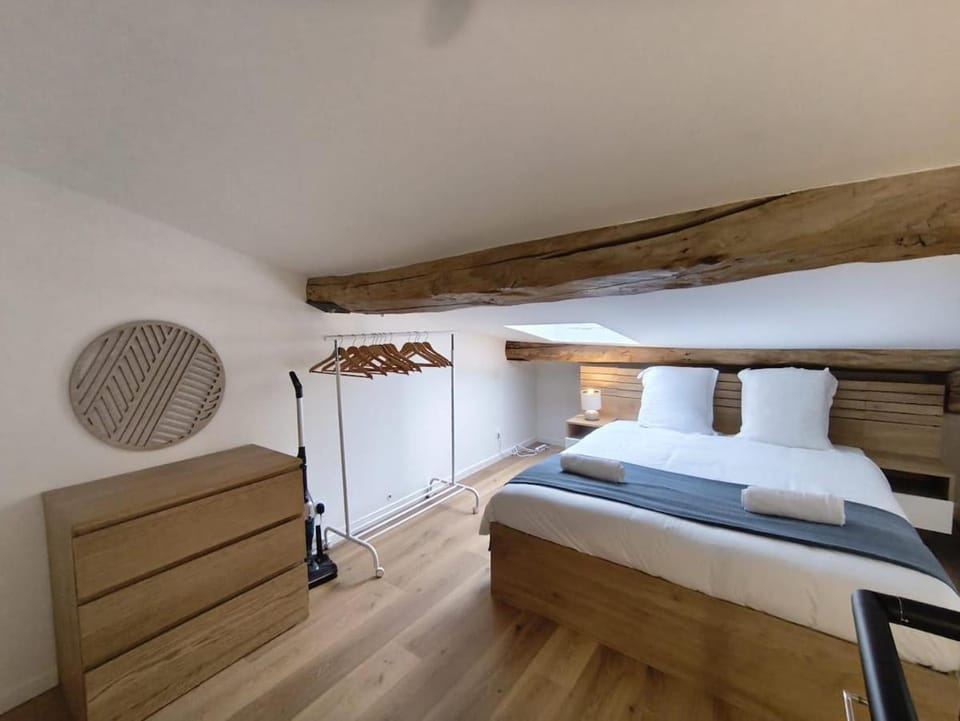 Gîte in town - 24 people Comfort-Netflix House in Nouvelle-Aquitaine