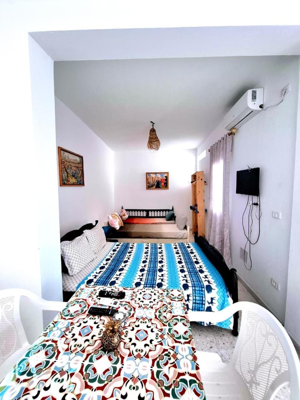 TV and multimedia, Photo of the whole room, Seating area, Bedroom