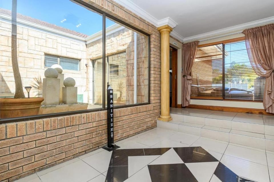Diamond Style Guesthouse Bed and Breakfast in Port Elizabeth