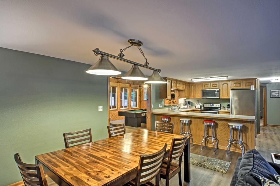 Dock, Games, Family Fun! Sunrise Beach Getaway House in Lake of the Ozarks