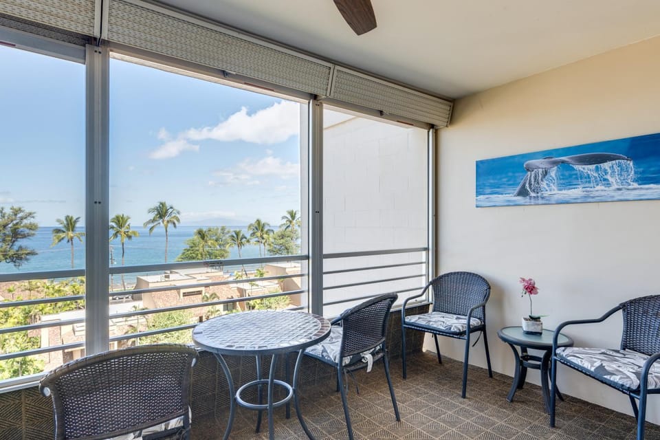 Stroll to Shore: Kihei Gem w/ Pool Access & Views! House in Kihei