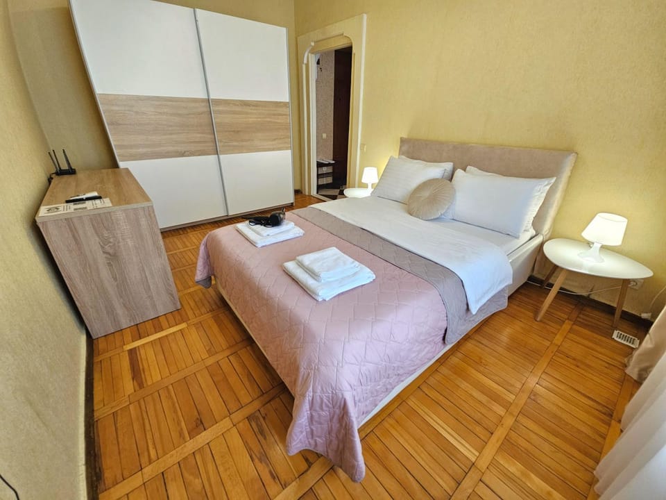 Bed, Photo of the whole room, Bedroom, towels, wardrobe