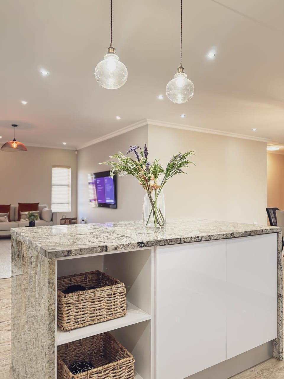 TV and multimedia, Kitchen or kitchenette