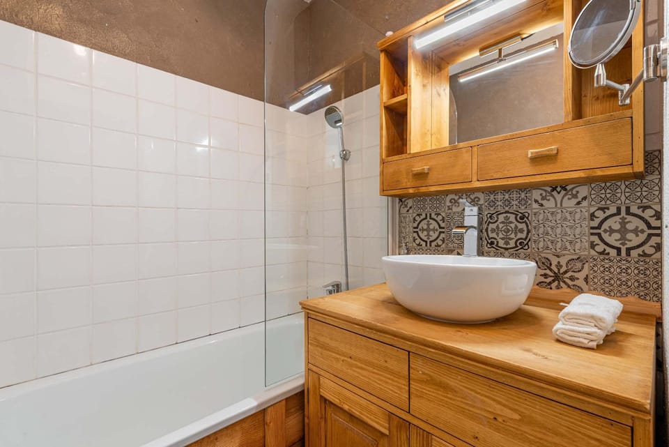 Shower, Bathroom, Bath, towels