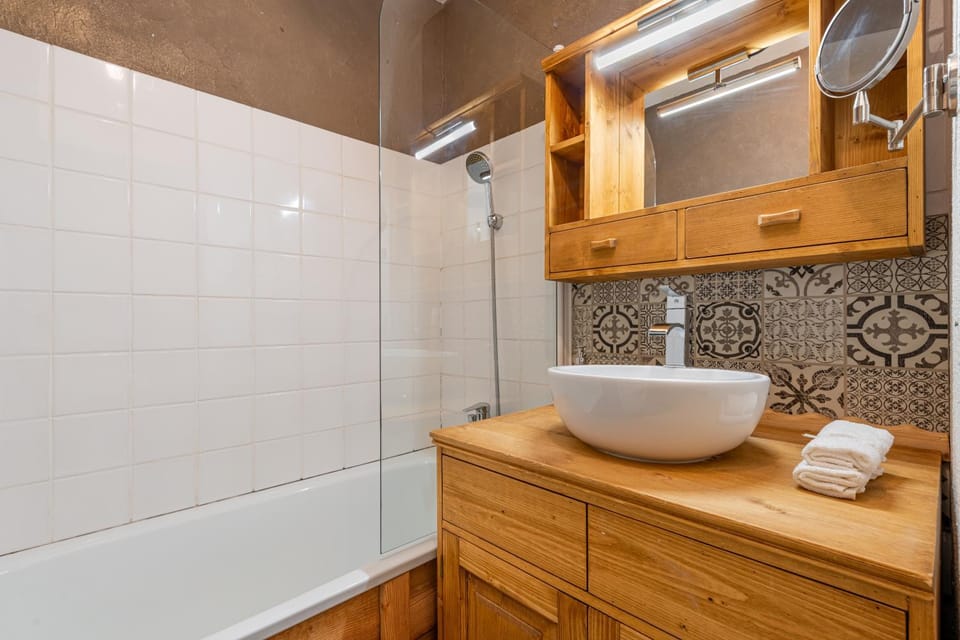 Shower, Bathroom, Bath, towels