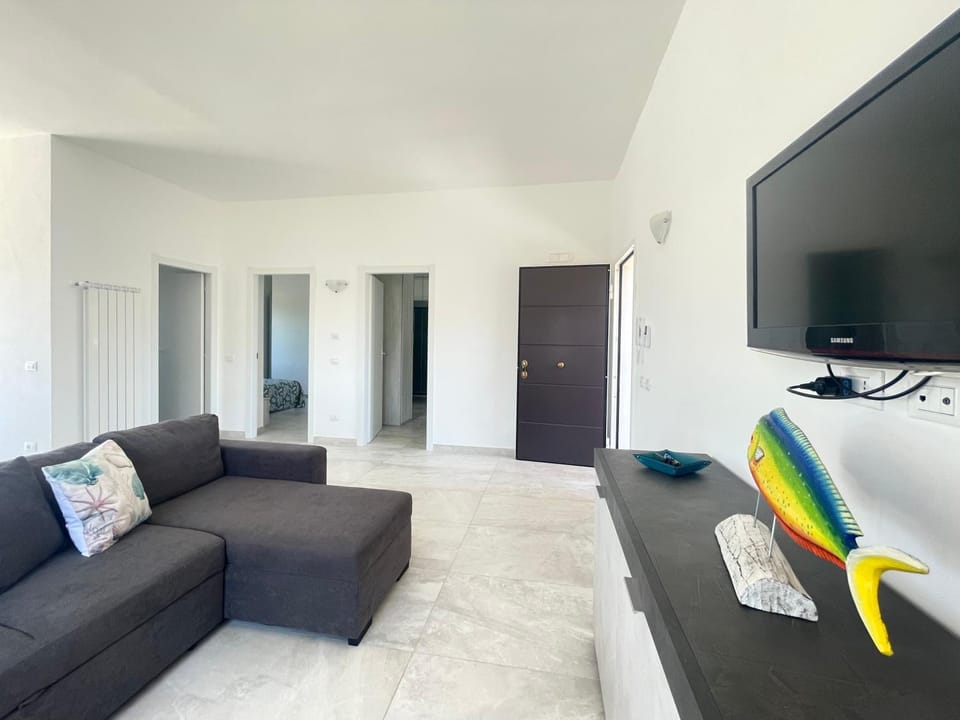 TV and multimedia, Living room, Seating area, Evening entertainment