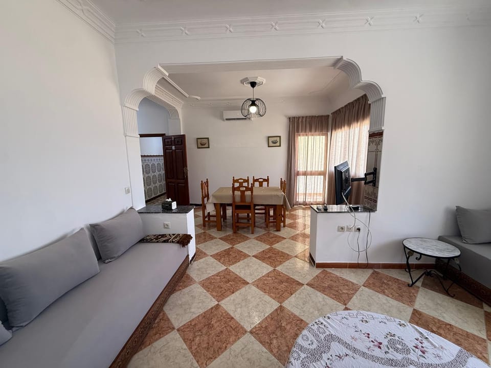TV and multimedia, Living room, Lounge or bar, air conditioner