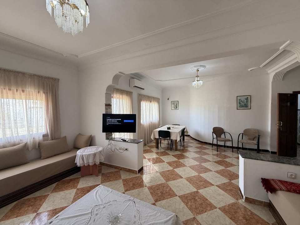 Communal lounge/ TV room, TV and multimedia, air conditioner