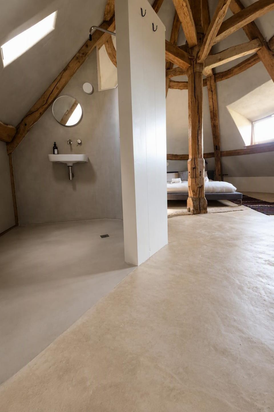 Shower, Bed, Photo of the whole room, Bedroom, towels