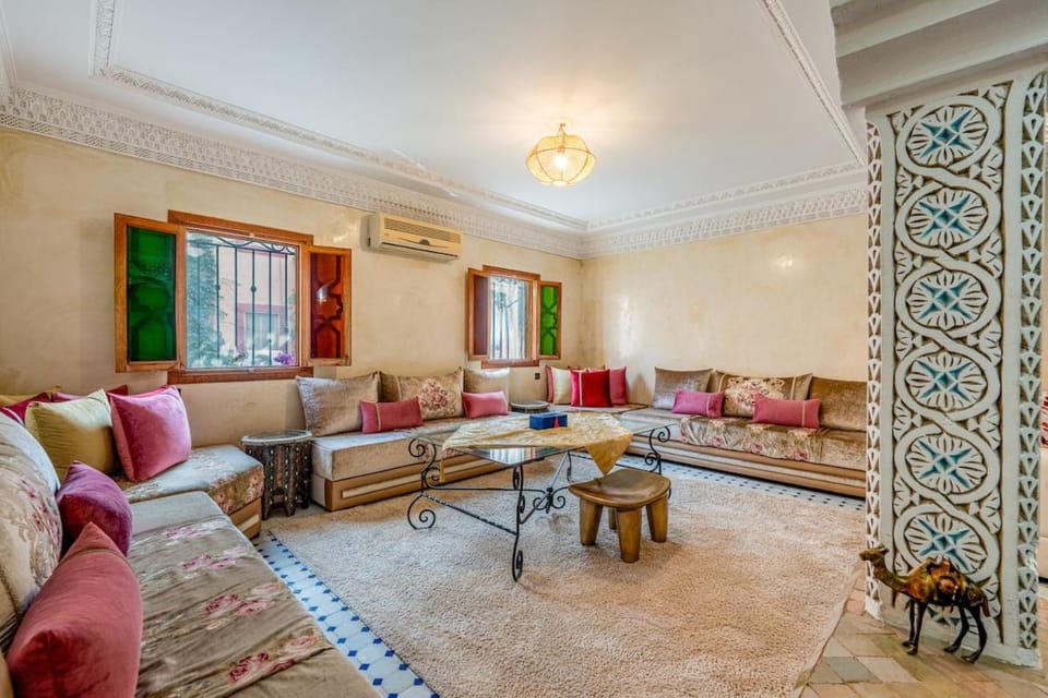Authentic Moroccan 3BR Duplex Pool Near Medina Apartment in Marrakesh