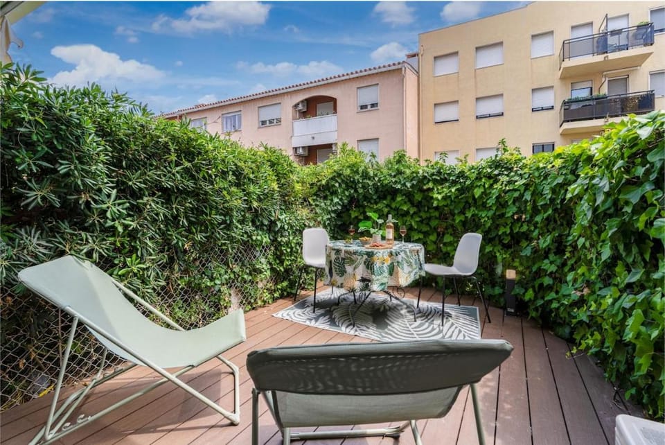 Patio, Dining area